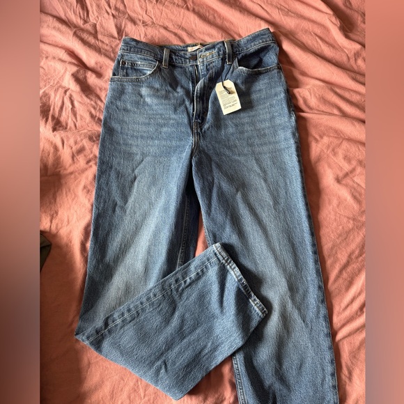 NWT Levi’s jeans - Picture 3 of 3